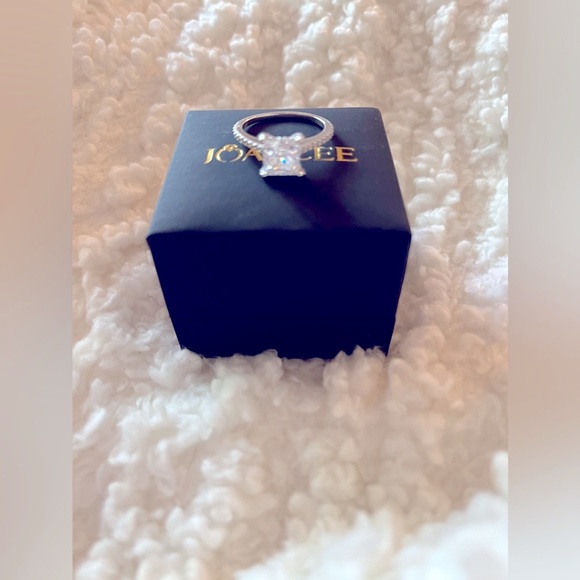 Ring - Picture 6 of 6